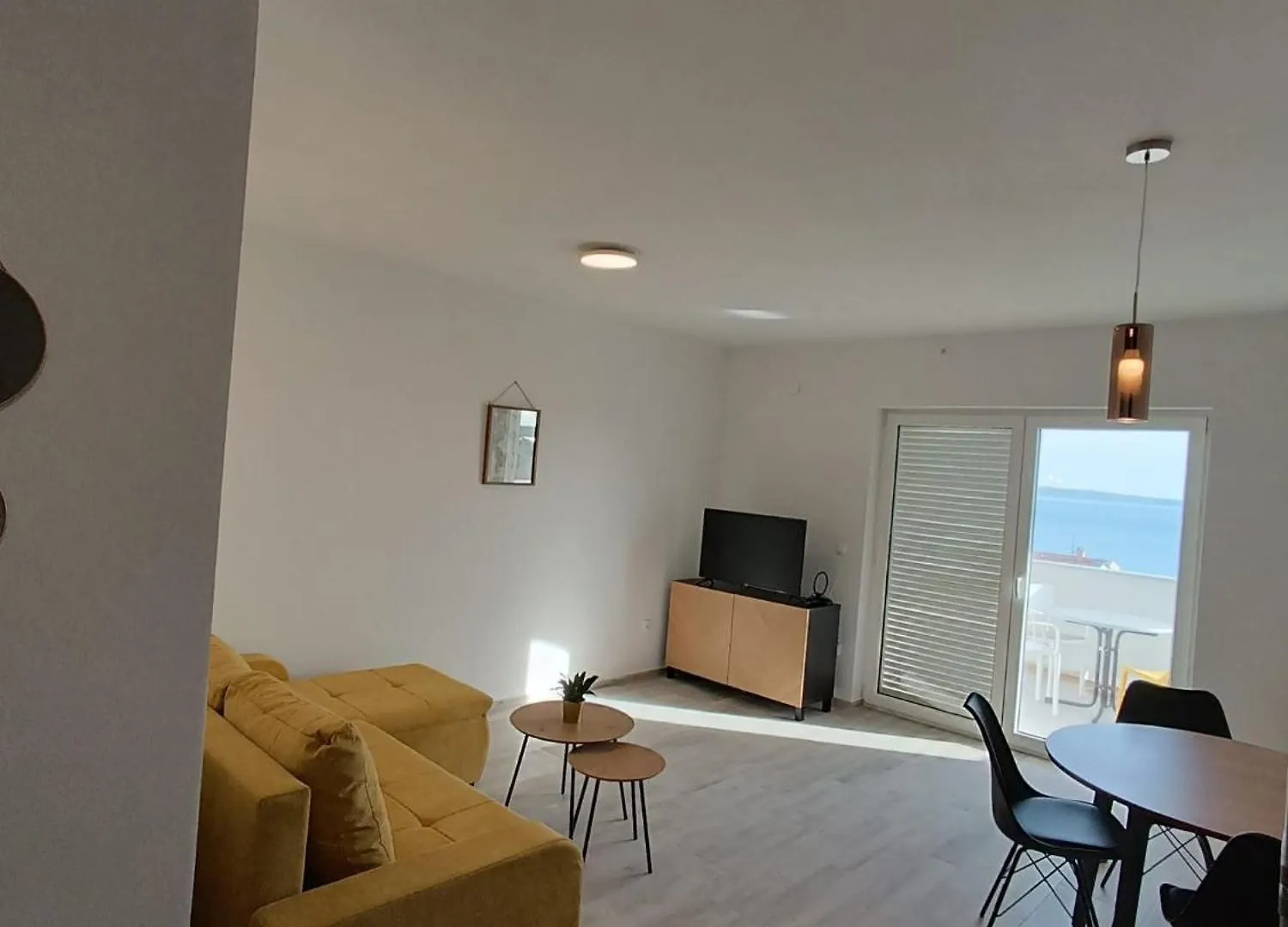Apartments Matosevic-Pag باغ